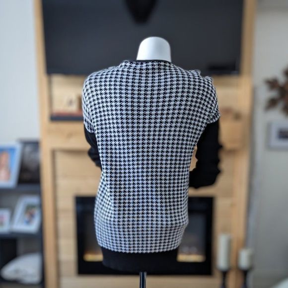 37. Suzy Shier Long Sleve MonoChrome Black & White w/ leatherette pockets Small - Picture 3 of 9